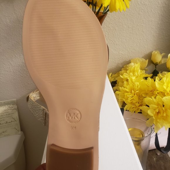 Michael Kors sandal - Picture 3 of 5